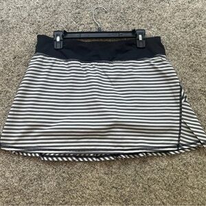 Lulelemom striped skort. EUC RARE